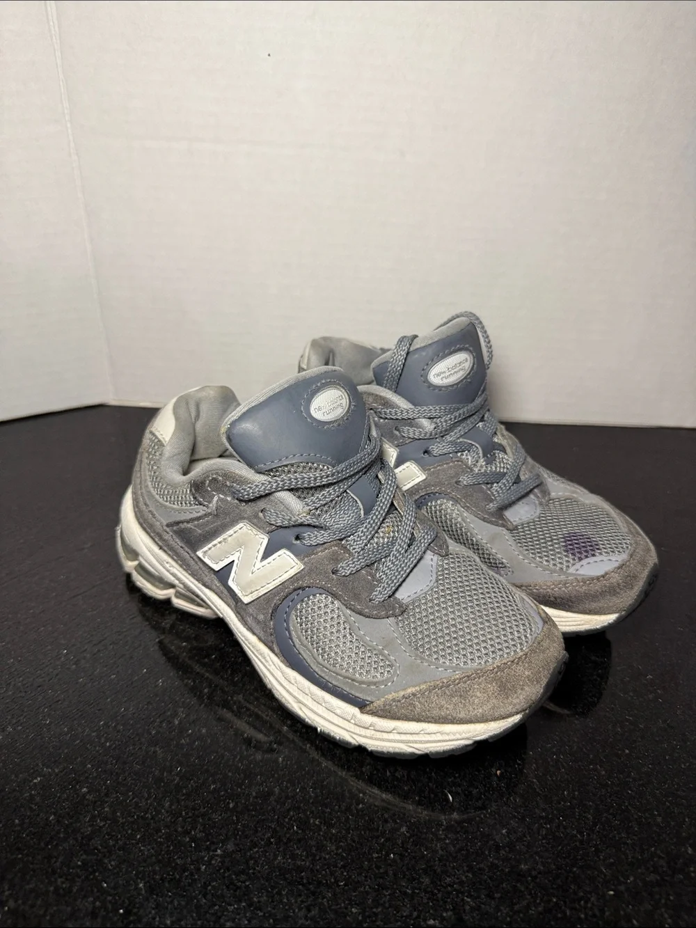 New Balance 2002R Kids Shoes Size 13 Gray